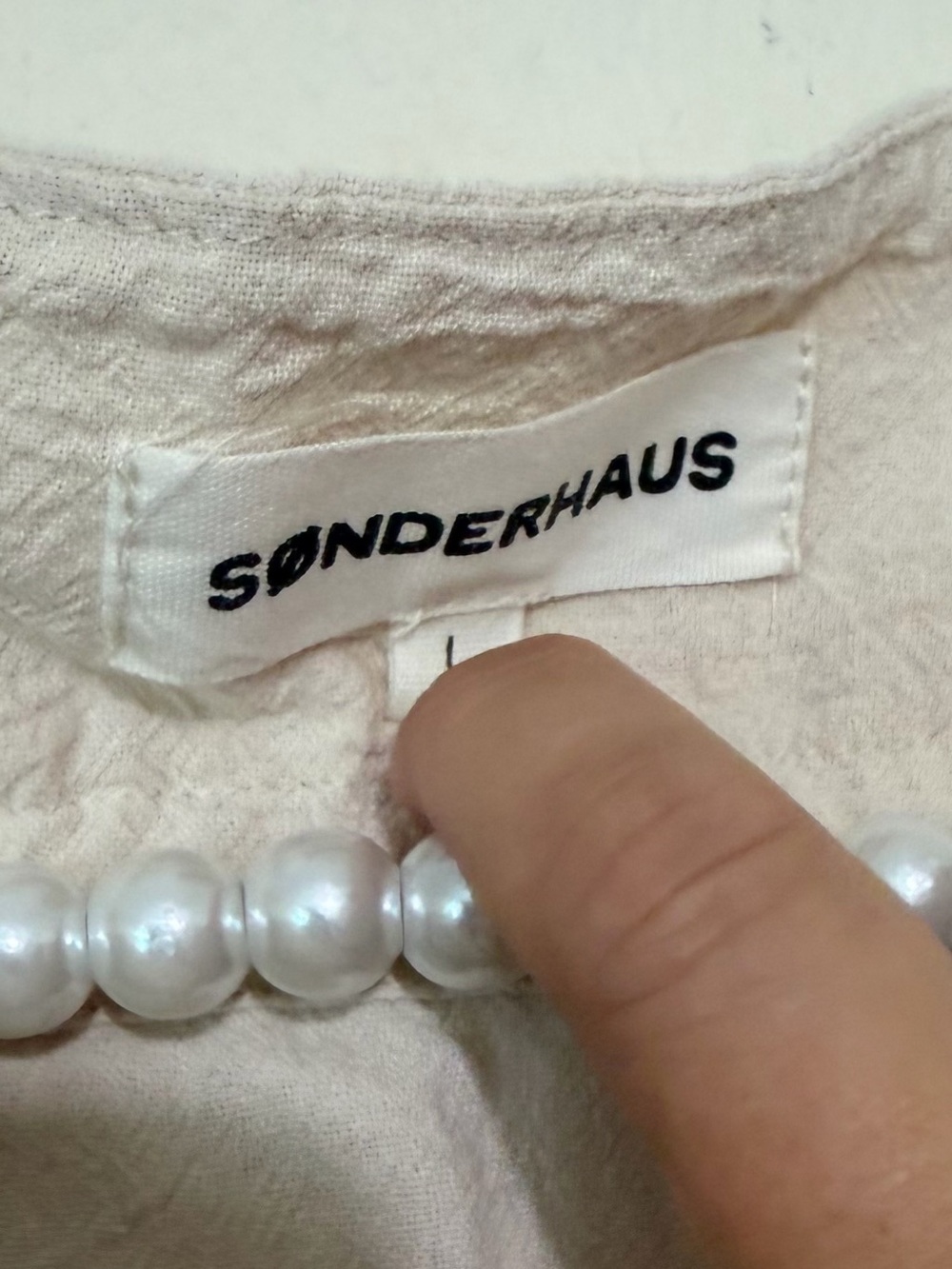 Sonderhaus The Ruth Blouse in Crema SIZE LARGE - Picture 5 of 7